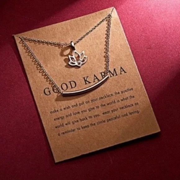 Gold lotus necklace - Picture 5 of 8